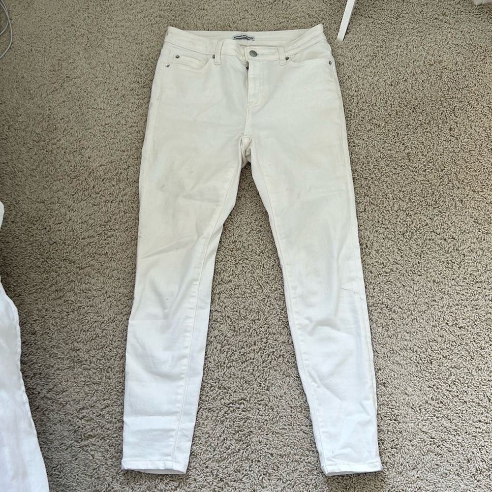 White skinny jeans size 4